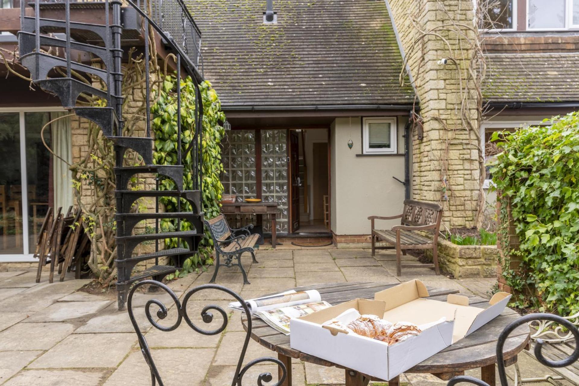 Sandford Meadow Guest House Kennington  Экстерьер фото
